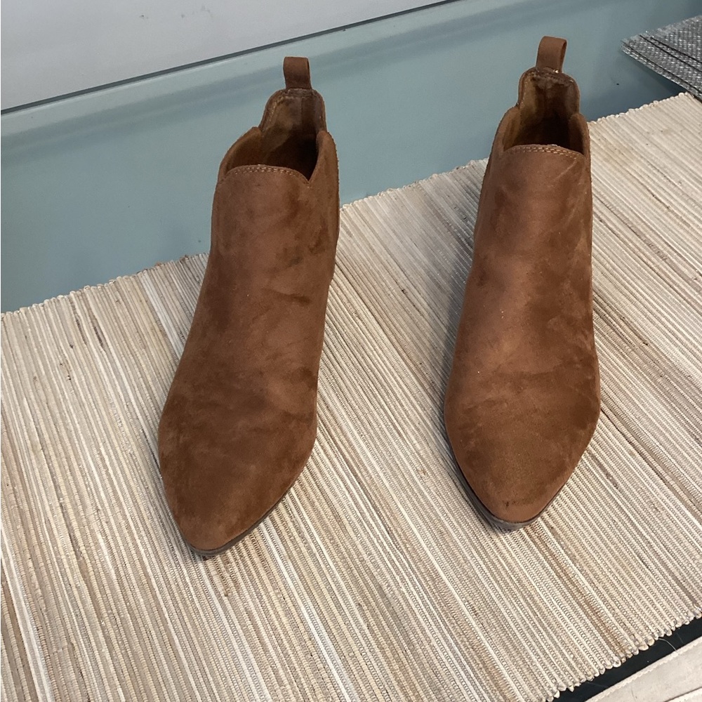 American Eagle Outfitters Tan Suede Pointed Ankle Booties